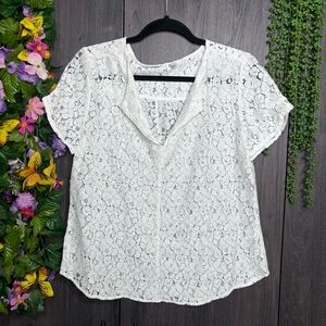 ,🌼3/$30🌼New York & Company White Short Sleeve Lace Floral Blouse Size Medium